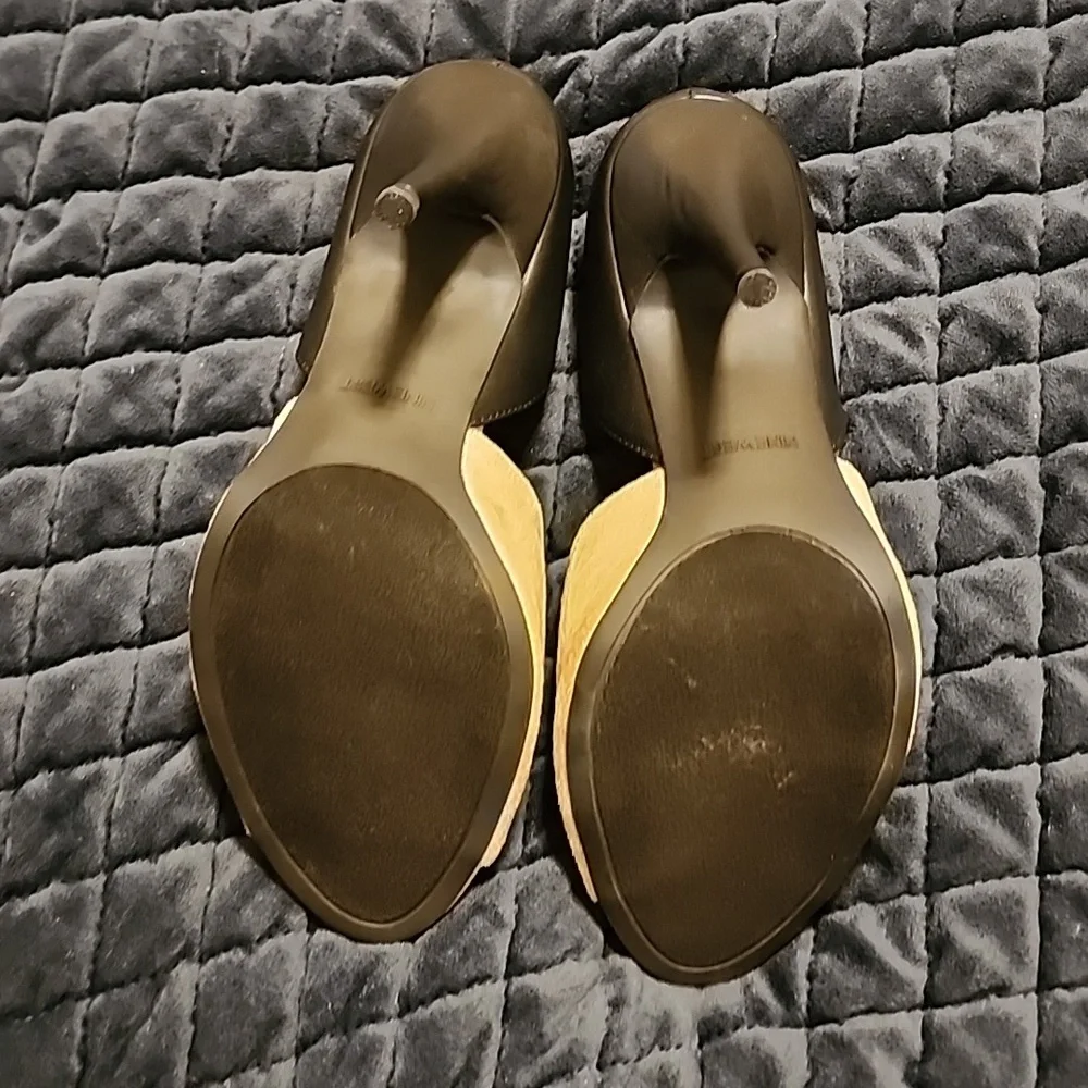 Open Toe Sandal - Picture 3 of 8
